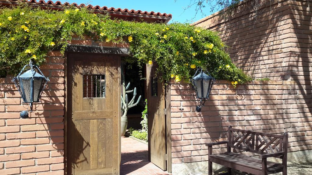 Desert Trails Bed & Breakfast Tanque Verde Exterior foto
